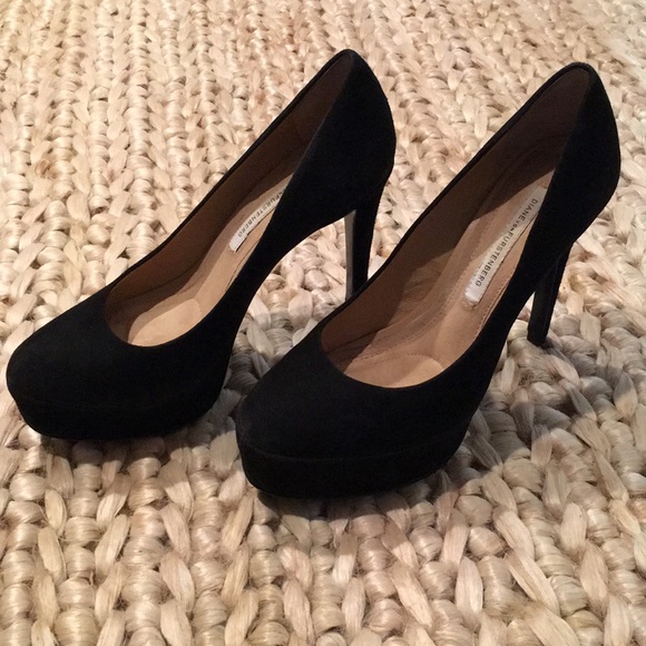 Diane von Furstenberg Black Suede Pumps; Sz 6.5 - Picture 2 of 7